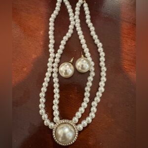 Elegant Pearl Necklace and Earring Set